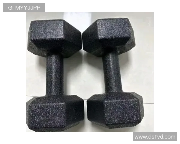 哑铃的多重功能与健身效果解析助你塑造完美身材